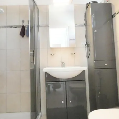Gastes, 2 Pièces, 2 Personnes - Fr-1-360-581 Casa vacanze